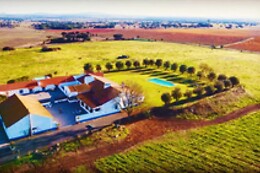 Monte da Oliveirinha Country House