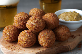 Bitterballen & bioscoop voor 2 personen