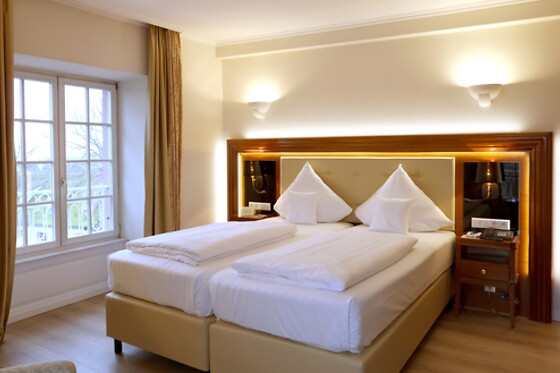 Hotel Schloss Edesheim - photo 0